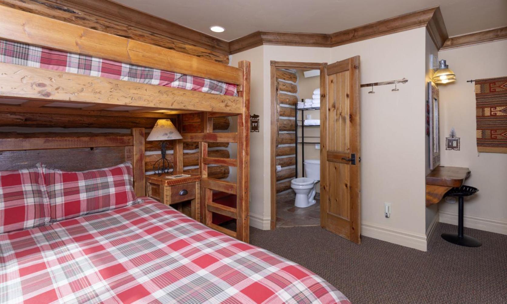 Cowboy Heaven Cabin 13 Bandit Big Sky Exterior foto
